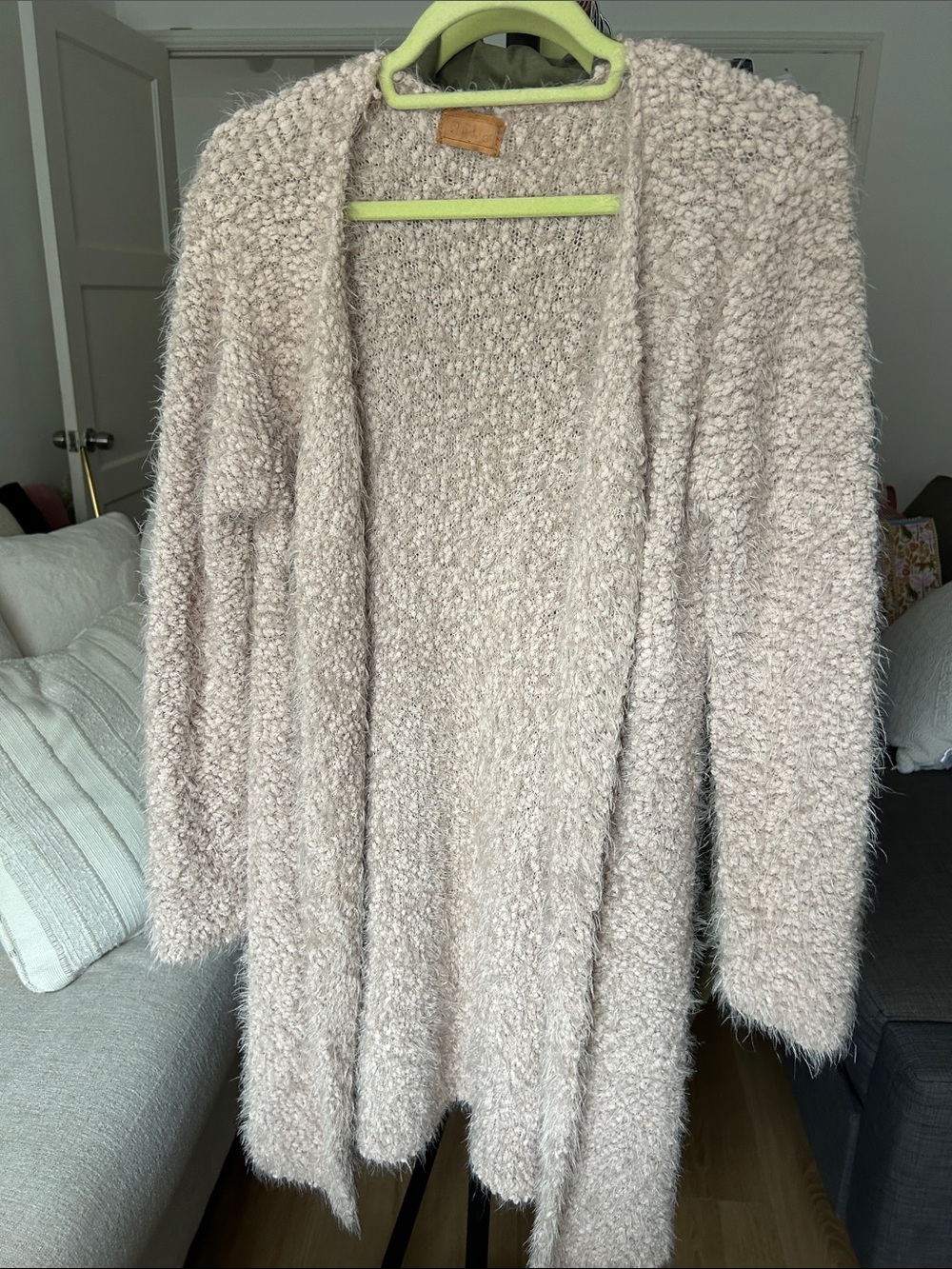 POL. Size small. Oversized. 😍